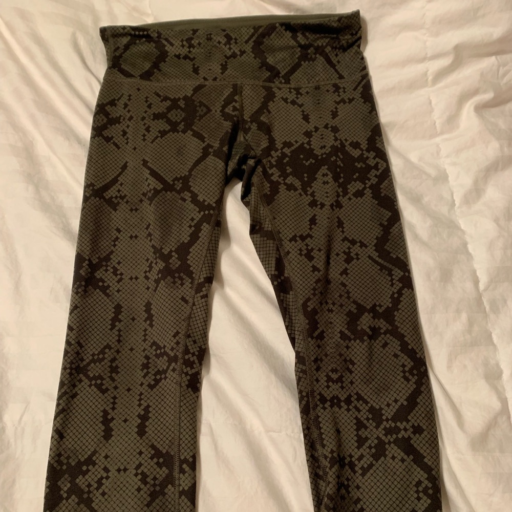 Lululemon snakeskin crop